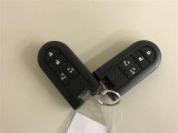 キーフリーシステム搭載!スマートキーをポケットやカバンに入れておくだけでドアの施錠・開錠やエンジンスタートの操作が簡単です!