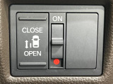 【パワースライドドア】スマートキーや運転席のスイッチでスライドドアの開閉が可能♪電動だから力を入れてドアを開ける必要が無く、小さいお子様でも、重い荷物を持っている時もラクに開け閉めできます♪
