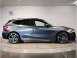 BMWでは重量配分にもこだわりがあり、FRモデルでは50:50とFFモデルでも60:40と前後の重量バランスにこだわり、軽快なハンドリングを実現しております。