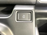 【パワースライドドア】スマートキーや運転席のスイッチでスライドドアの開閉が可能♪電動だから力を入れてドアを開ける必要が無く、小さいお子様でも、重い荷物を持っている時もラクに開け閉めできます♪