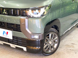 【LEDヘッドライト】悪天候や夜間走行時も良好な視界を確保し安心して運転できる高輝度LEDヘッドライトを装備!点灯速度が早く、消費電力も抑えられています。