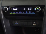 車内を快適に、オートエアコンを装備しています。