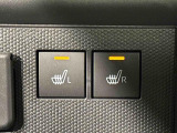 寒い日のドライブを快適にする運転席&助手席シートヒーターが付いてます。アクセサリーソケット(12V/120W)も装備されています。