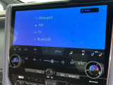 ディスプレイオーディオを装備。スマホとクルマをつなぐことで、これまでのナビに加えて、いろんなサービスが楽しめます。