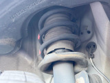 お車を安心してお乗りいただく為には、足回りの定期点検が欠かせません。サービスサポート(有償保証)では無料点検もご提供しており、安心のカーライフをお過ごしいただけるサポート体制が整っています。