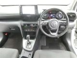 運転席からの視界はこんな感じです☆お気軽にご来店いただき、実際に座って是非お確かめください。ドライバーに寄り添う快適な操作フィールをもたらすステアリングです。