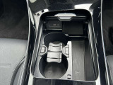 納車前整備は、メルセデスベンツ国際認定メカニックによる最新の検査ライン等の施設が充実した当社工場で入念に行います。メルセデス・ベンツの定める厳しい基準をクリアしたお車のみをご案内させて頂きます。