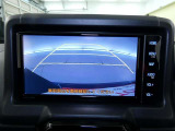 車庫入れや駐車で威力を発揮するのがバックモニター!ナビディスプレイに後ろの様子が映し出されるから安心です。