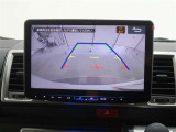 バックカメラが付いているので後方確認が非常にしやすいです。今や運転初心者も熟練者も必須装備!ついていて損はないですね♪