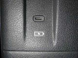 【充電用USB端子】デバイスの充電に便利です。※実際の接続端子は写真で確認or店舗までご気軽にお問合せください♪