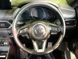 【純正革巻きステアリング】上質な革を使用することで、手にしっかり馴染みとても運転しやすいハンドルです♪