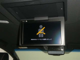 【大画面の後席モニター】大迫力でTVやDVDなどの動画を楽しめます。お子様やロングドライブには必需品ですよね!