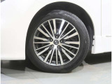 タイヤのサイズは【225/55R18】です☆