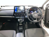 運転席は見やすく整理され、ナビも美しく装着され操作性にも優れています!
