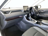 前方の見通しが良いすっきりした視界、誰でも扱いやすく運転できます。疲れにくく安心ドライブを更に快適なものにします!