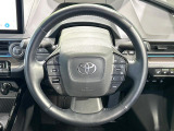【純正革巻きステアリング】上質な革を使用することで、手にしっかり馴染みとても運転しやすいハンドルです♪