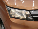 LEDヘッドライトです。デザイン性がよくとても明るいので、夜間の走行や悪天候でも安心です。しかも長寿命!