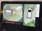 【パノラミックビューモニター】専用のカメラにより、上から見下ろしたような視点で360度クルマの周囲を確認することができます☆死角部分も確認しやすく、狭い場所での切り返しや駐車もスムーズに行えます。