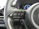 ステアリングスイッチ付き。前方から目を離すことなく操作することが可能です。