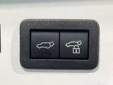 【パワーバックドア】スマートキーや運転席のボタンを押すだけでリアゲートが自動で開閉します!荷物を持っている時や、高い位置にあるバックドアを閉める際に便利な機能です♪