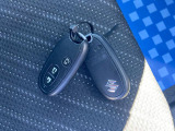スマートキー2本付き 後席左側スライドドアはスマートキーの遠隔操作でドアの開閉が可能です。