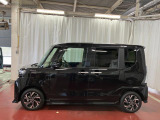 【スマートアシスト搭載車】 衝突回避支援ブレーキ機能(対車両・歩行者)、衝突警報機能(対車両・対歩行者)、誤発信抑制制御機能などの機能で安全な運転をサポートします。