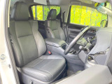 運転席シート廻りは使用感も少なく、良好な状態となっています。丁寧に使われていたことがよくわかりますね。