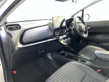 前方の見通しが良いすっきりした視界、誰でも扱いやすく運転できます。疲れにくく安心ドライブを更に快適なものにします!