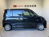 車両右側面からの写真になります。車をご覧になりたい時はお気軽に最寄りの店舗へご相談下さい。