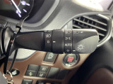 【オートライト(AUTO)】外の明るさをシステムが感知して、自動でヘッドライトが点灯します!ヘッドライトをつけ忘れを防ぐ便利機能です。