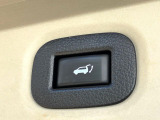 ★【パワーバックドア】スマートキーや運転席のボタンを押すだけでリアゲートが自動でオープンいたします!