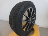 R5年式冬タイヤ225/60R18ブリヂストン製です。