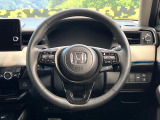 インテリアに合わせたデザインのステアリングは、運転される方のことも考え、運転しやすい形状、大きさです。是非一度、実際に触ってお確かめください。