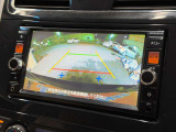 【バックカメラ】運転席から画面上で安全確認ができます。駐車が苦手な方にもオススメな便利機能です。