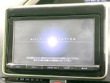 【純正ナビ】人気の純正ナビを装備しております。ナビの使いやすさはもちろん、オーディオ機能も充実!キャンプや旅行はもちろん、通勤や買い物など普段のドライブも楽しくなるはず♪