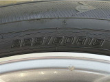 タイヤサイズは【225/60R18】