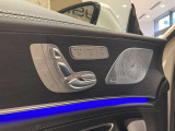 運転席には3ポジションのシートメモリー機能を装備。シートヒーターやベンチレーションにも対応し、快適なドライビングをサポートします。