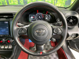 【純正革巻きステアリング】上質な革を使用することで、手にしっかり馴染みとても運転しやすいハンドルです♪