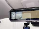 バックガイドモニターで、後方を確認しながら安心して駐車することができます。運転初心者も熟練者も必須の機能ですよ!
