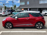 フランス車らしい色合いですね。