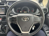 シンプルで扱いやすいステアリング!操作性を重視したデザインで、運転中も自然なハンドリングが楽しめます!