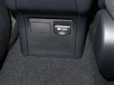 充電器など充電ソケットもついています
