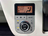 車内空調は&rdquo;AUTOエアコン&rdquo;にお任せ。運転に集中出来ますよ!