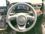 【純正革巻きステアリング】上質な革を使用することで、手にしっかり馴染みとても運転しやすいハンドルです♪