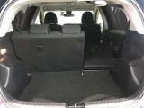 開口部の広いラゲージスペースは、ゴルフバックなどの荷物もラクラク積み込めます。