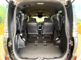 普段のお買い物や通勤、送迎等に十分な荷室スペースを確保しております。セカンドシートを倒すと、大きな荷物の積載も可能です♪