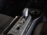 電動パーキングブレーキ・ブレーキホールドを装備してます。ホールド機能は信号待ちが多い一般道で疲労軽減になり、大好評です!