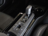 電動パーキングブレーキ・ブレーキホールドを装備してます。ホールド機能は信号待ちが多い一般道で疲労軽減になり、大好評です!