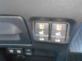 運転席&助手席にはシートヒーター付いてます! 寒い冬には重宝する装備です!!