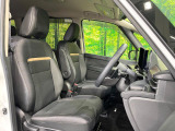 運転席シート廻りは使用感も少なく、良好な状態となっています。前オーナー様が丁寧に使っていたことがよくわかりますね。